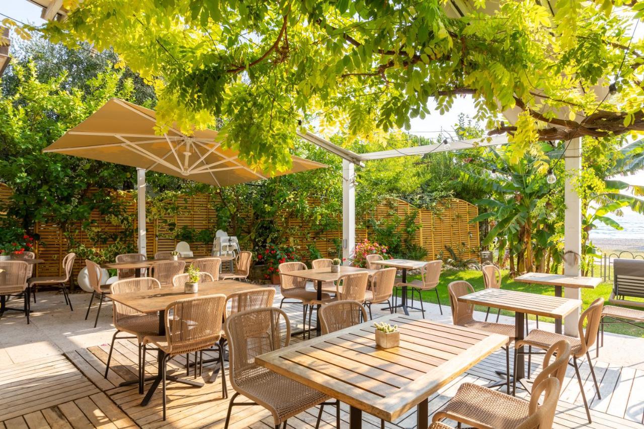 Hotel Baia Azzurra - Lake Front 토르볼레 외부 사진